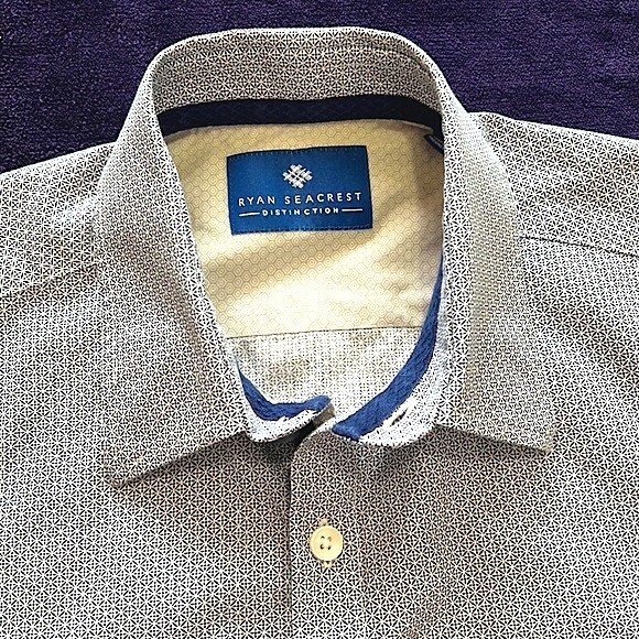 Ryan Seacrest Short Sleeves Button Down Blue Pattern Shirt Small - Picture 2 of 7